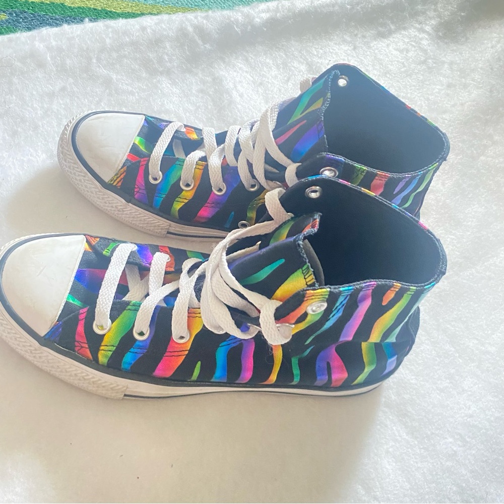 Converse High-Top Sneakers in Rainbow Zebra Print Size 5